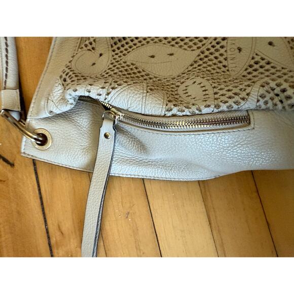 Plinio Visona floral embossed leather shoulder bag - Picture 4 of 7